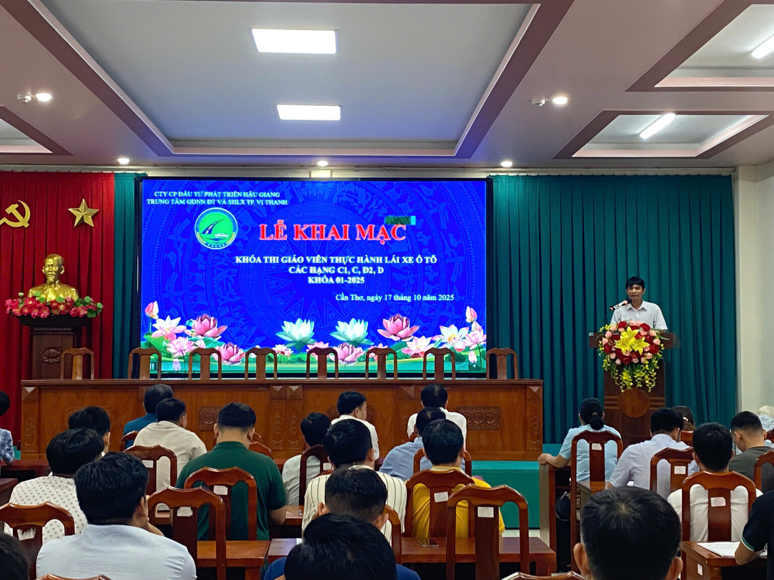 z7125193519703_6ff94019a6304652f5e530c35e430392