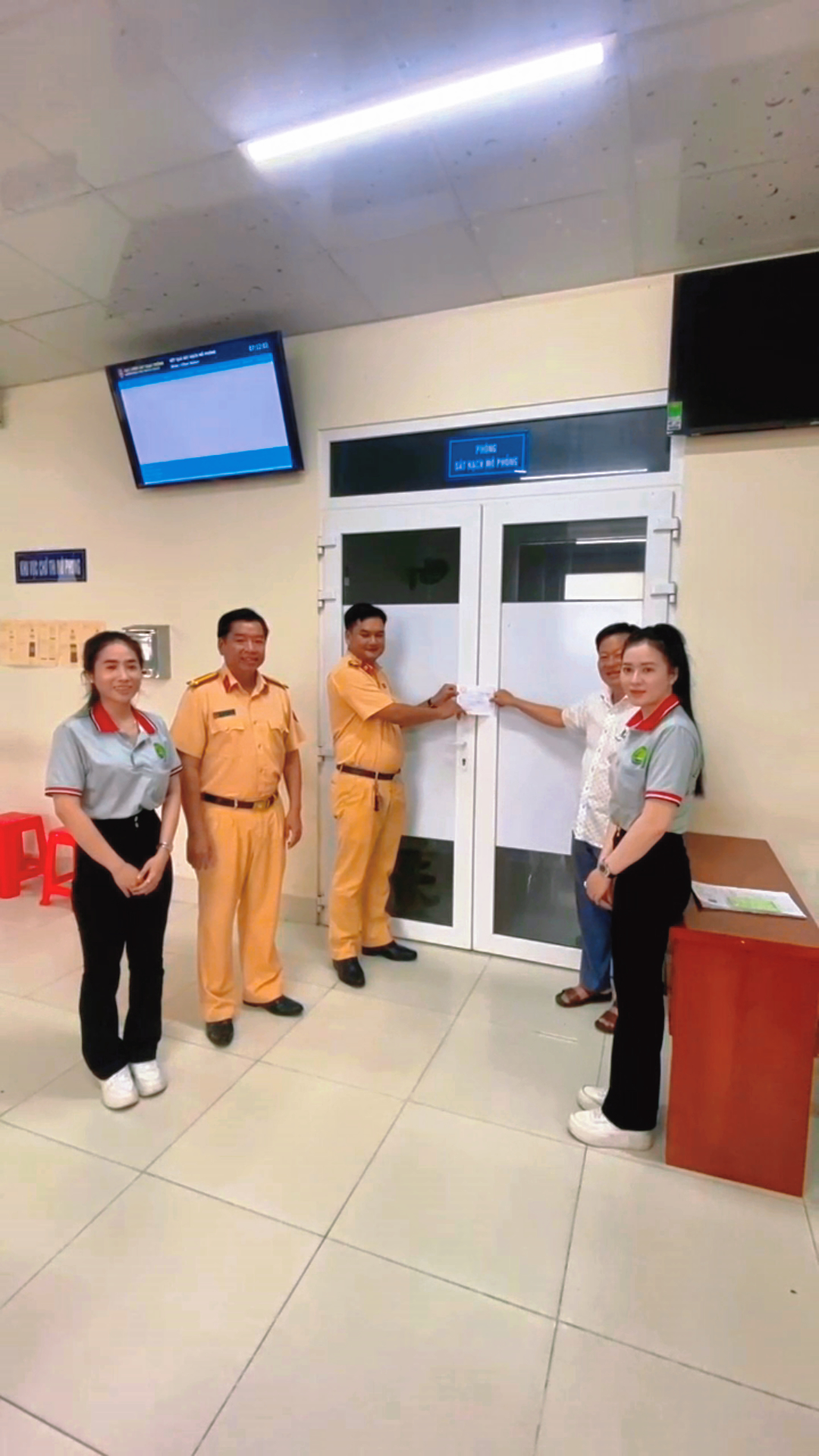 SÁT HẠCH LÁI XE 24/12/2025 TẠI TRUNG TÂM ĐÀO TẠO & SÁT HẠCH LÁI XE THÀNH PHỐ VỊ THANH 5 SHLX241225 IMG12 SÁT HẠCH LÁI XE 24/12/2025 TẠI TRUNG TÂM ĐÀO TẠO & SÁT HẠCH LÁI XE THÀNH PHỐ VỊ THANH