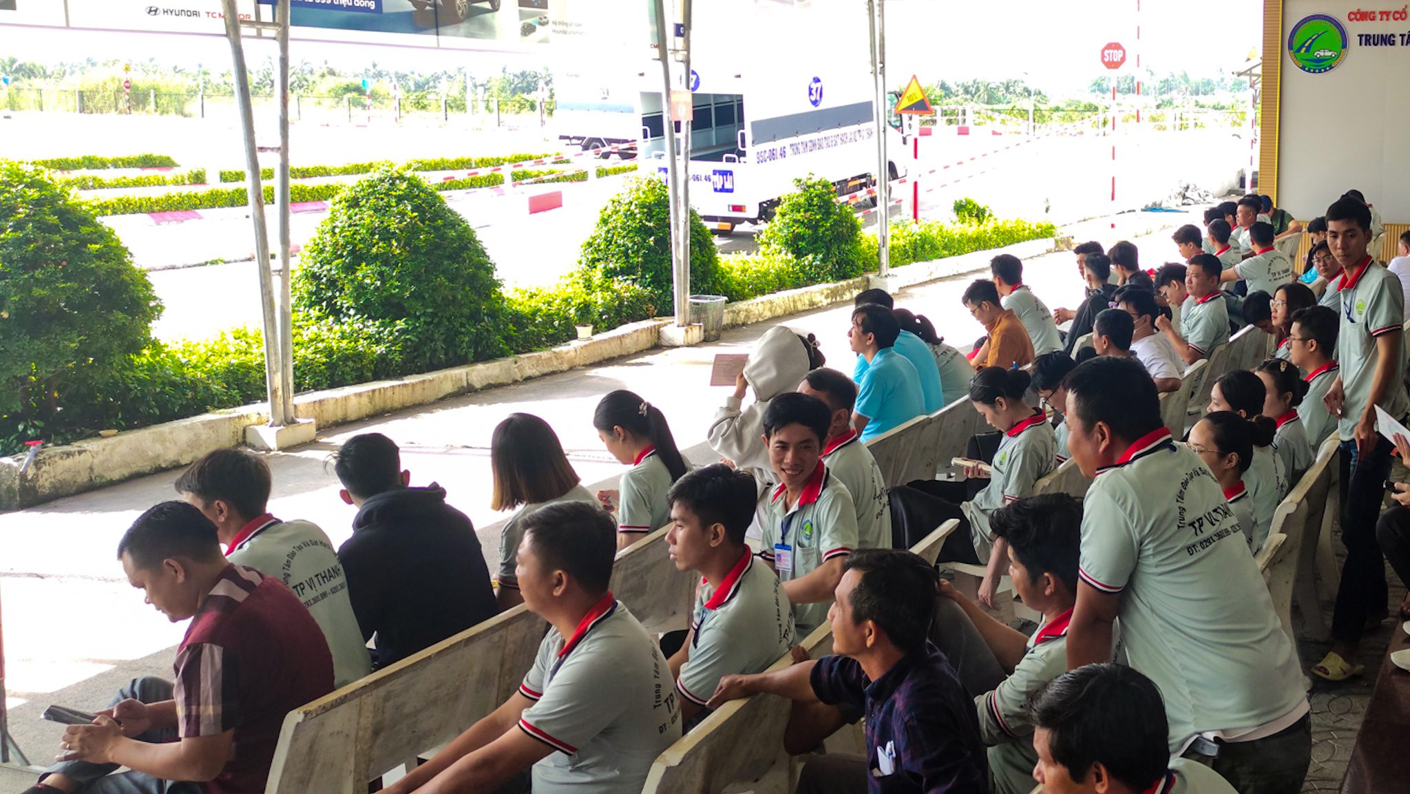 Hình ảnh học viên tại sảnh chờ đến phần thi sa hình