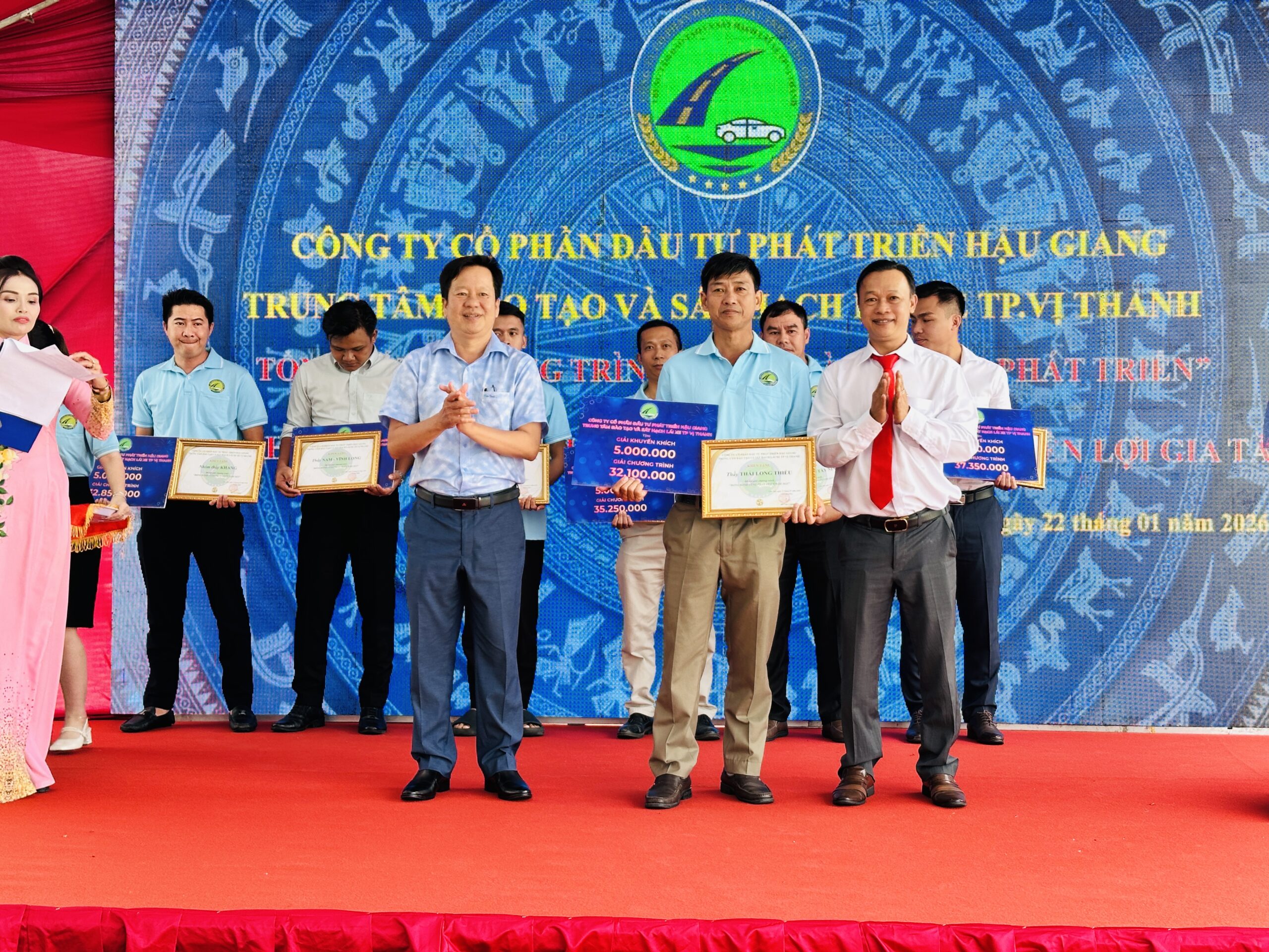 IMG 3235 scaled LỄ TỔNG KẾT GIÁO VIÊN NGÀY 22/01/2026