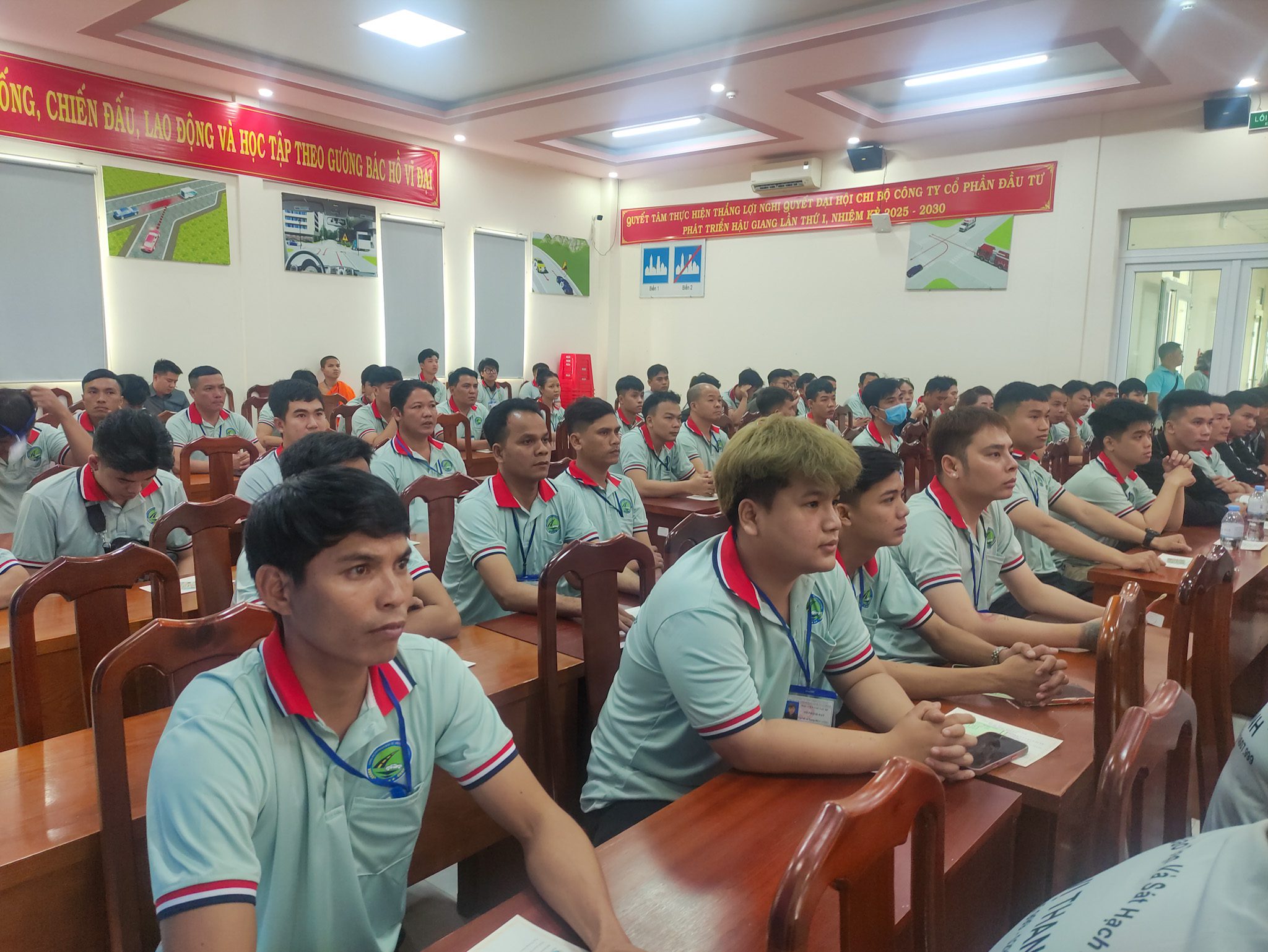 1774699636905 SÁT HẠCH LÁI XE 25/03/2026 TẠI TRUNG TÂM ĐÀO TẠO & SÁT HẠCH LÁI XE THÀNH PHỐ VỊ THANH