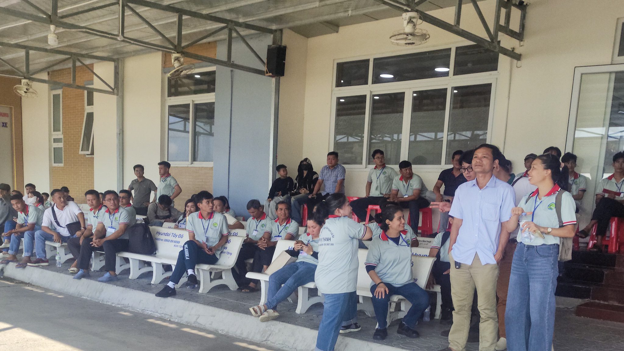 Hình ảnh học viên tại sảnh chờ sân thi sa hình