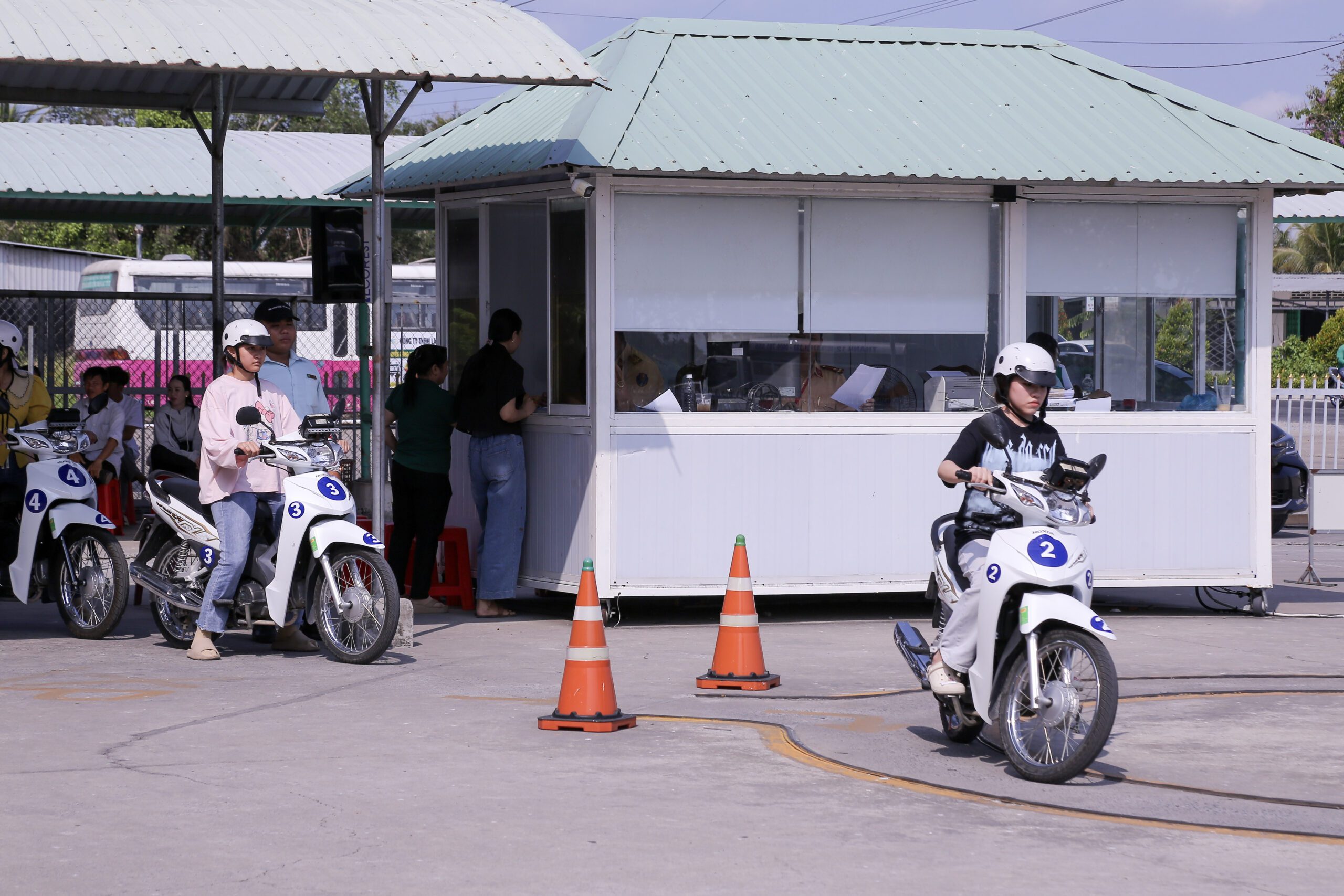 5 IS8A0098 scaled SÁT HẠCH LÁI XE 19/04/2026 TẠI TRUNG TÂM ĐÀO TẠO & SÁT HẠCH LÁI XE THÀNH PHỐ VỊ THANH