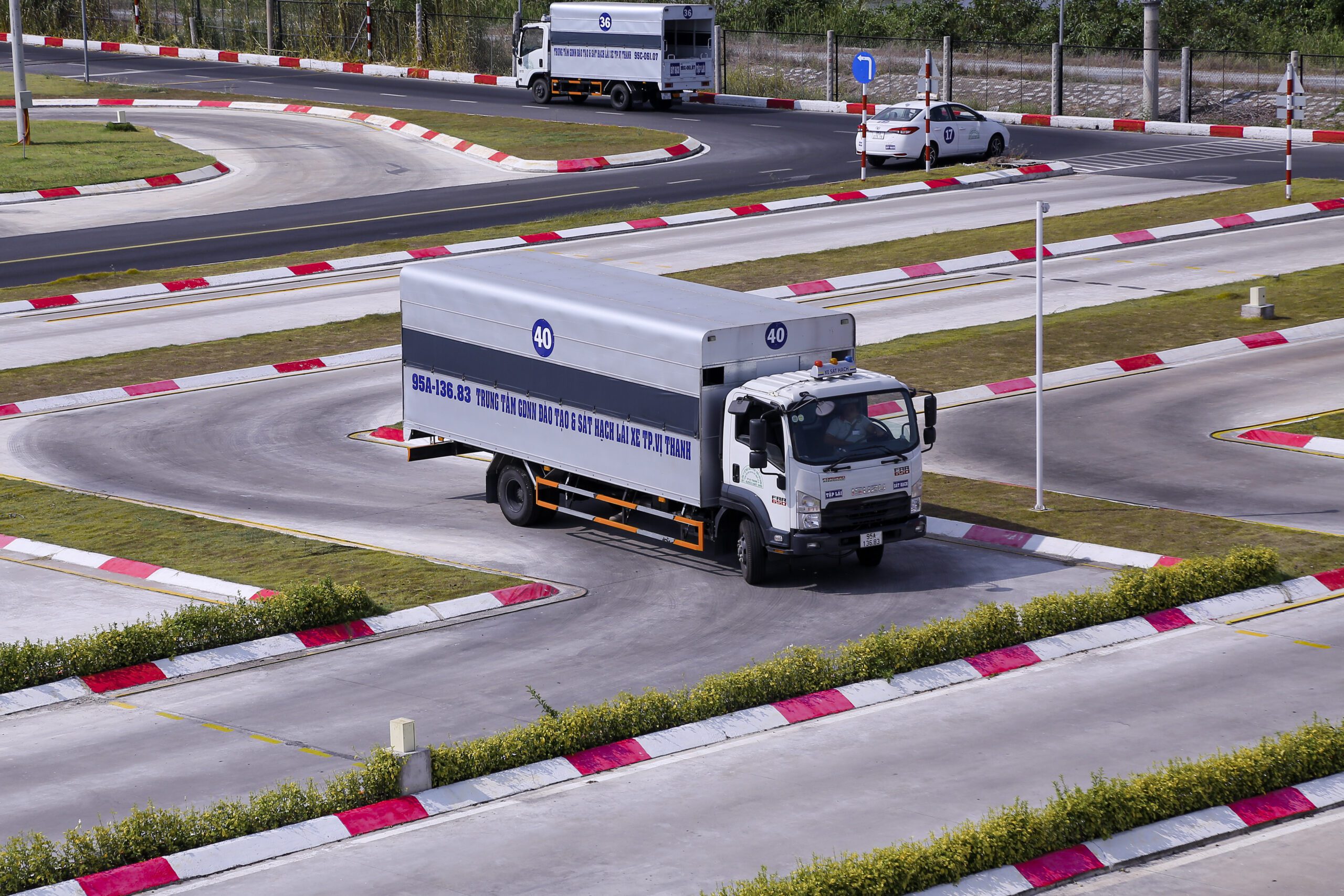 6 IS8A0113 scaled SÁT HẠCH LÁI XE 19/04/2026 TẠI TRUNG TÂM ĐÀO TẠO & SÁT HẠCH LÁI XE THÀNH PHỐ VỊ THANH