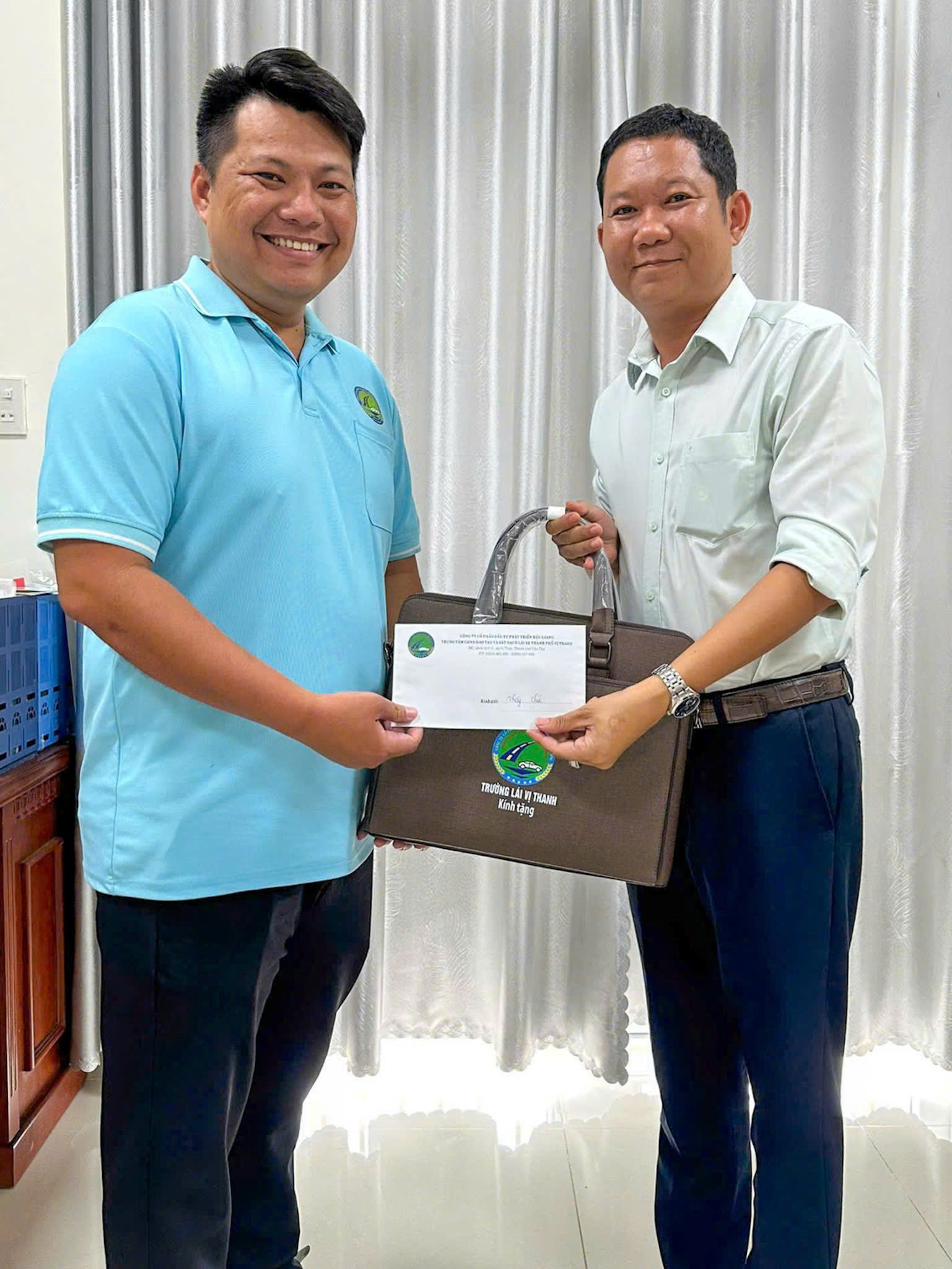 z7682005667073 099b3dae8372fd44aa71f4933a41af4a CHÚC MỪNG SINH NHẬT GIÁO VIÊN QUÝ I/2026