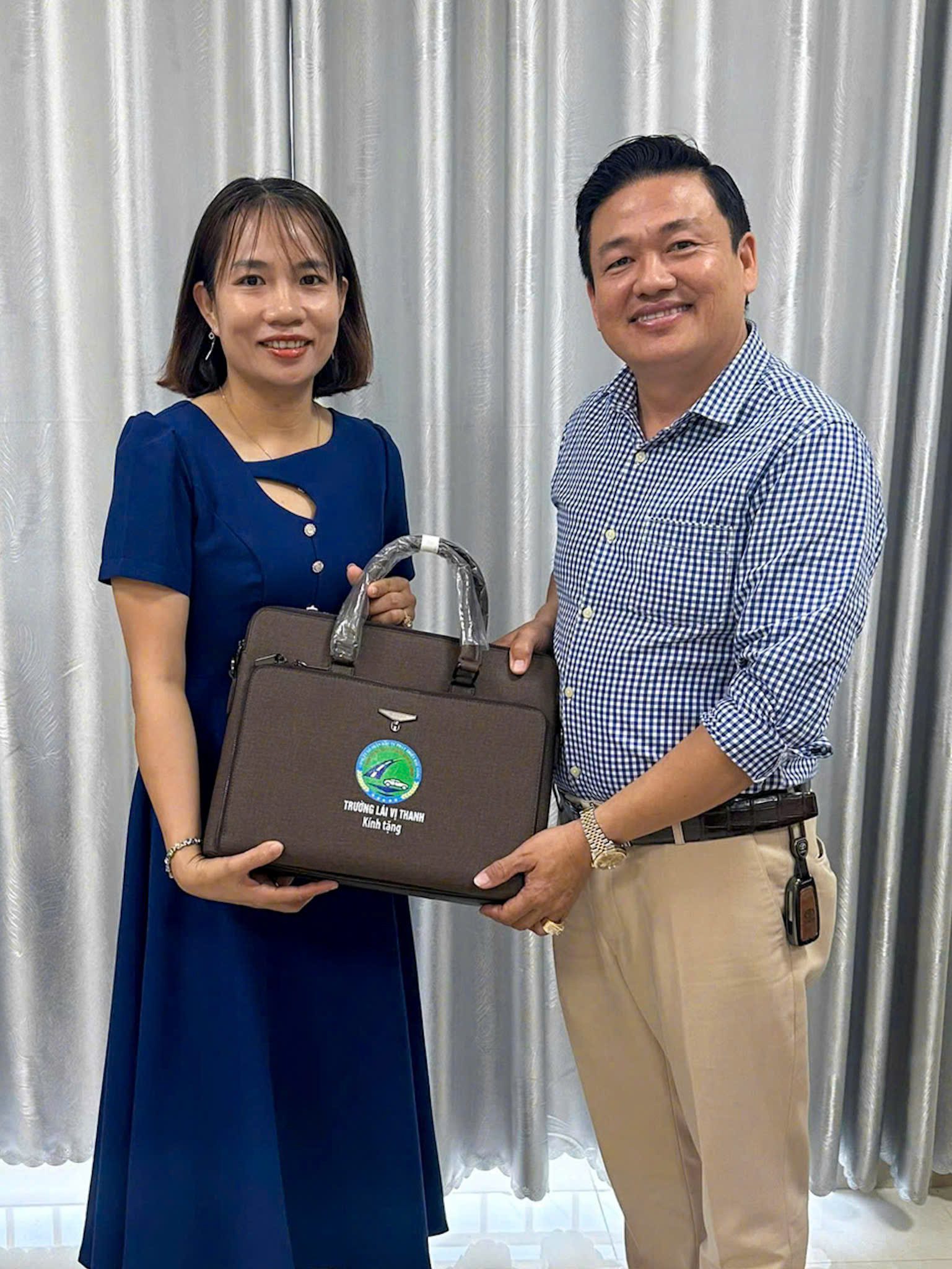 z7682005668290 0824e70253241d4b85dc663b3ffdd1d8 CHÚC MỪNG SINH NHẬT GIÁO VIÊN QUÝ I/2026