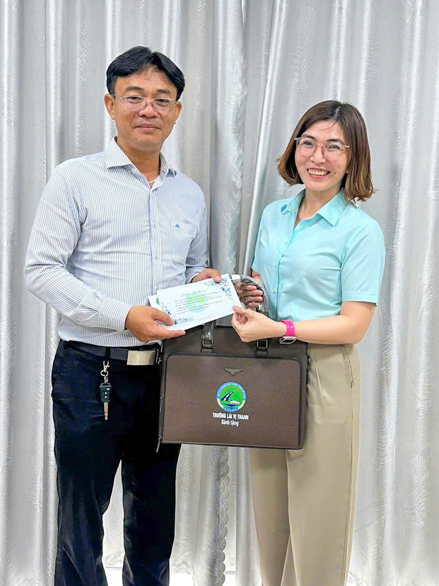 z7682005677652 4041b1893068499d2b2af8fefbc489a3 CHÚC MỪNG SINH NHẬT GIÁO VIÊN QUÝ I/2026