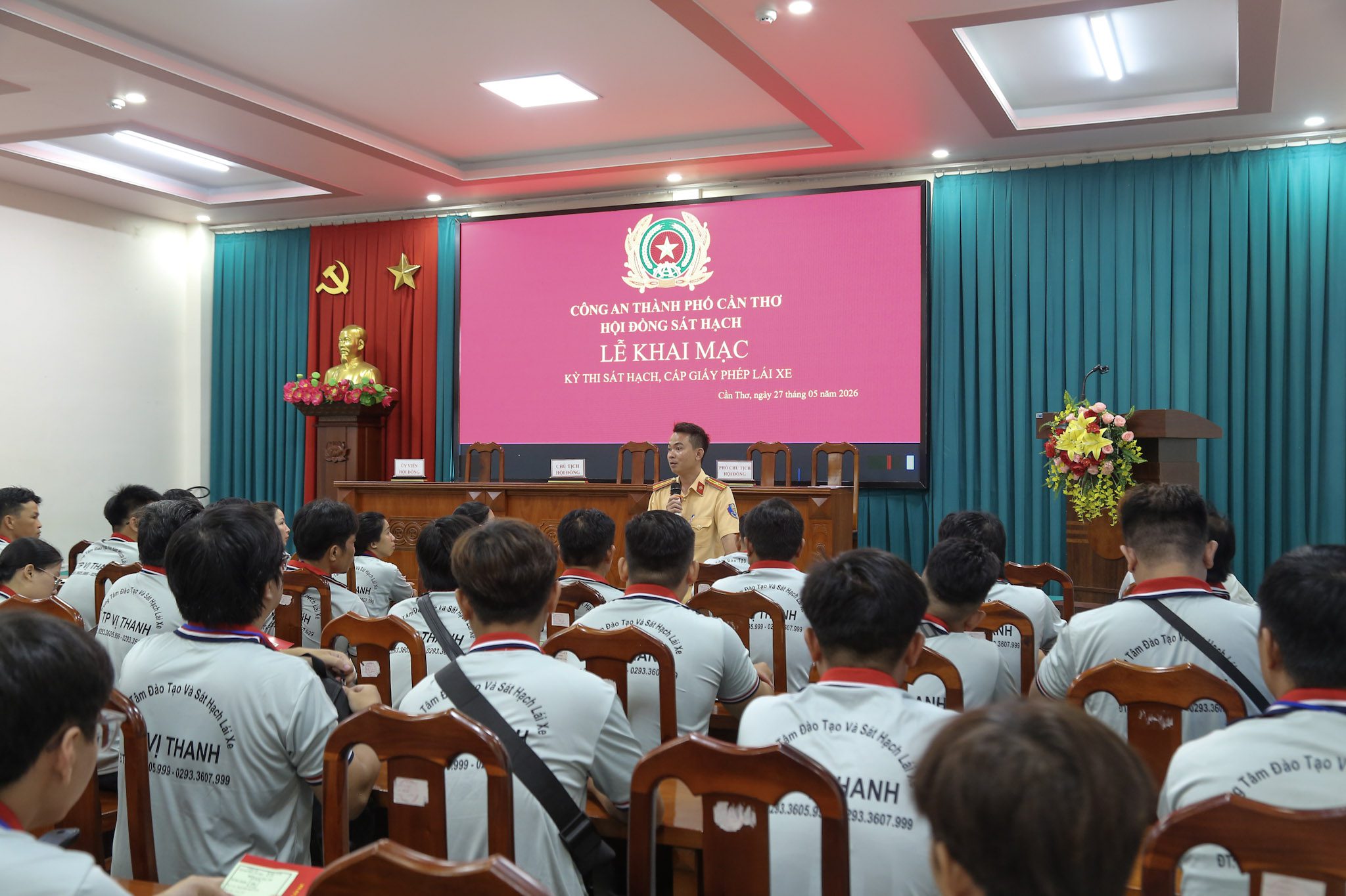 2 IS8A0819 TRANG CHỦ