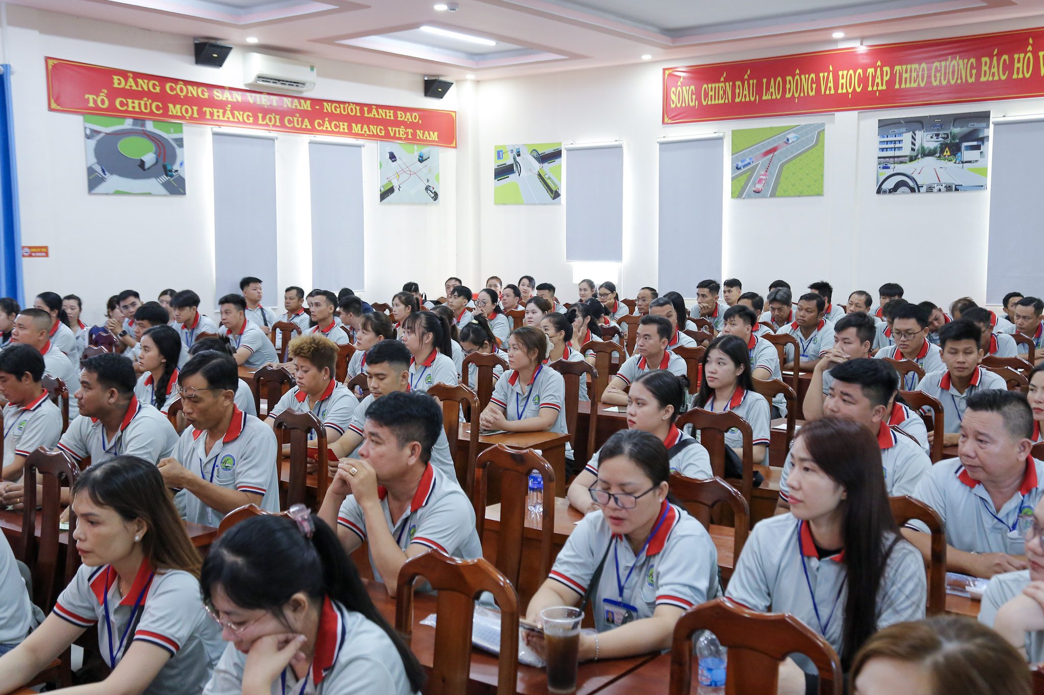 1 IS8A0908 TRANG CHỦ