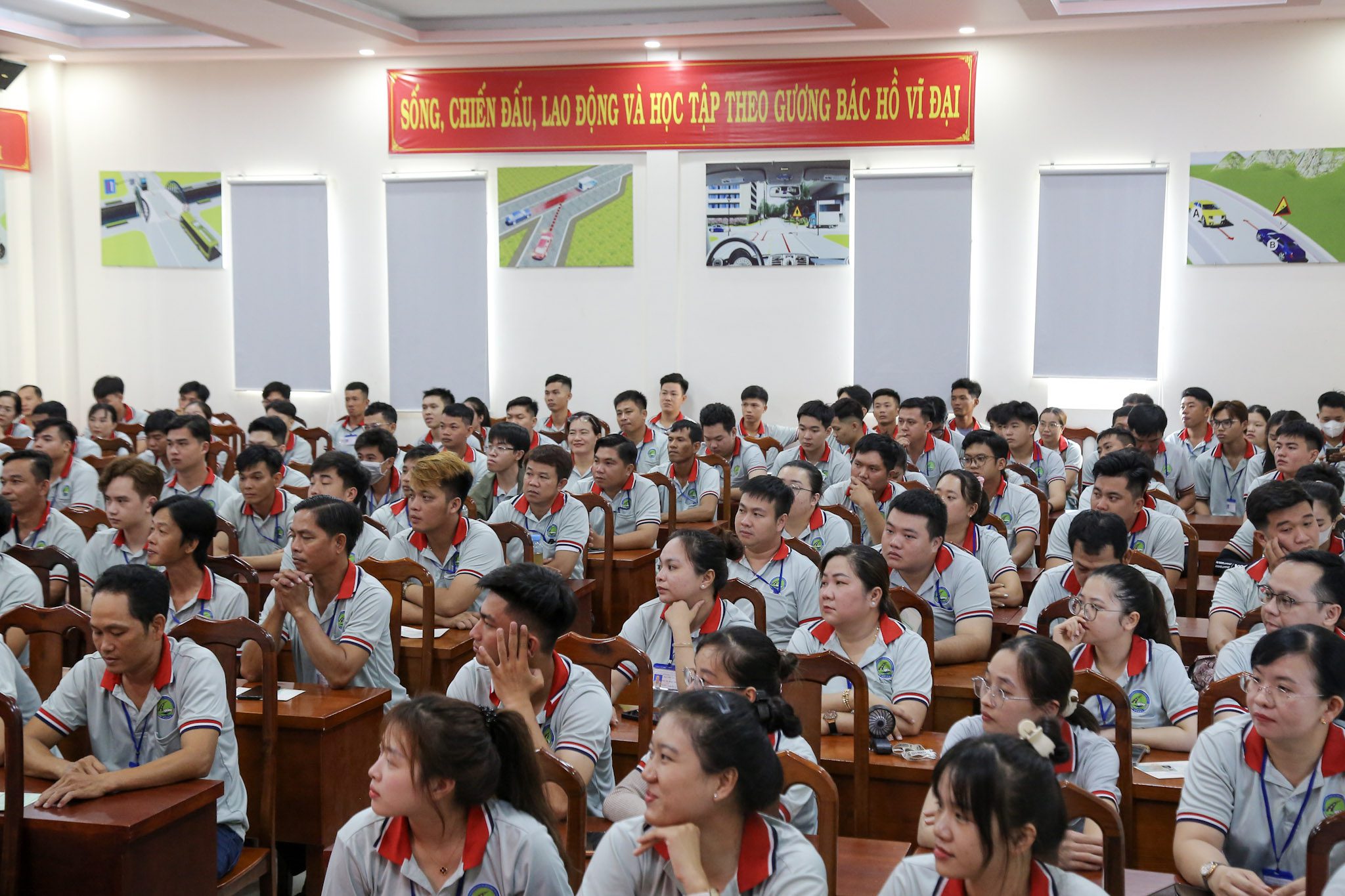 SÁT HẠCH LÁI XE 14/06/2026 TẠI TRUNG TÂM ĐÀO TẠO & SÁT HẠCH LÁI XE THÀNH PHỐ VỊ THANH 1 1 IS8A1266 SÁT HẠCH LÁI XE 14/06/2026 TẠI TRUNG TÂM ĐÀO TẠO & SÁT HẠCH LÁI XE THÀNH PHỐ VỊ THANH