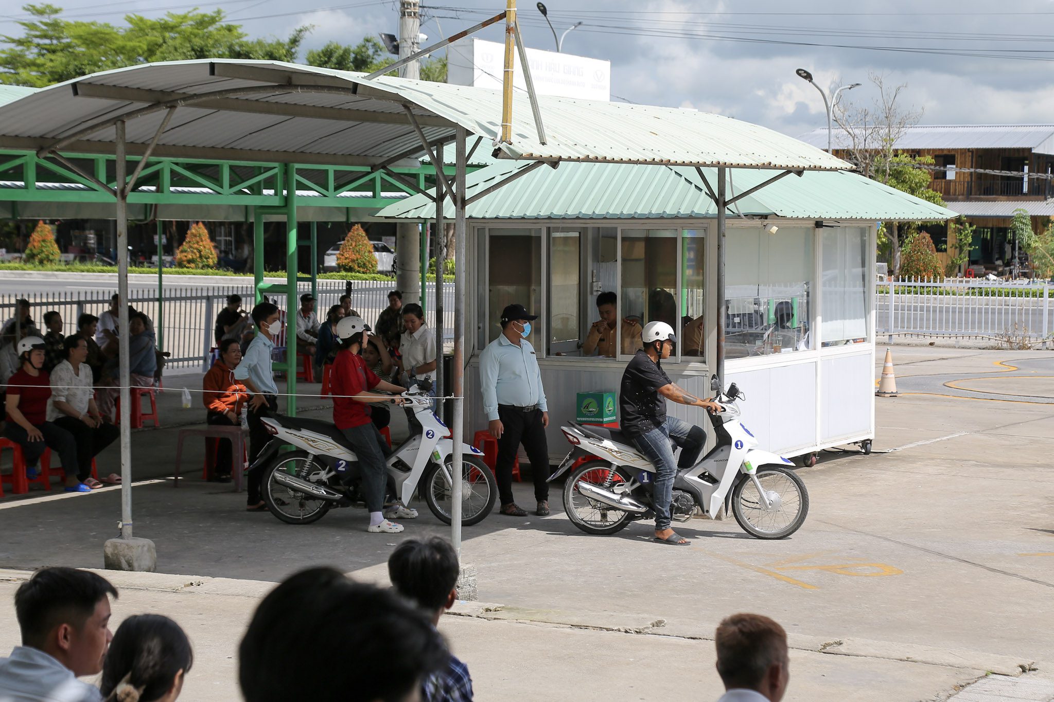 SÁT HẠCH LÁI XE 14/06/2026 TẠI TRUNG TÂM ĐÀO TẠO & SÁT HẠCH LÁI XE THÀNH PHỐ VỊ THANH 3 4 IS8A1314 SÁT HẠCH LÁI XE 14/06/2026 TẠI TRUNG TÂM ĐÀO TẠO & SÁT HẠCH LÁI XE THÀNH PHỐ VỊ THANH