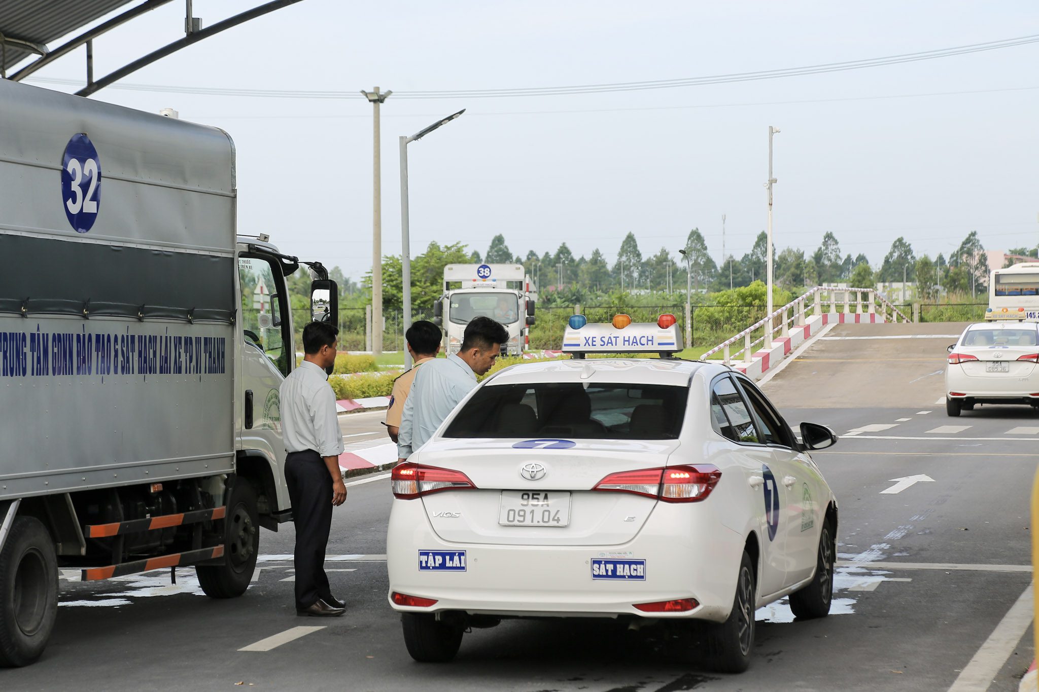 SÁT HẠCH LÁI XE 05/07/2026 TẠI TRUNG TÂM ĐÀO TẠO & SÁT HẠCH LÁI XE THÀNH PHỐ VỊ THANH 3 4 IS8A1587 SÁT HẠCH LÁI XE 05/07/2026 TẠI TRUNG TÂM ĐÀO TẠO & SÁT HẠCH LÁI XE THÀNH PHỐ VỊ THANH