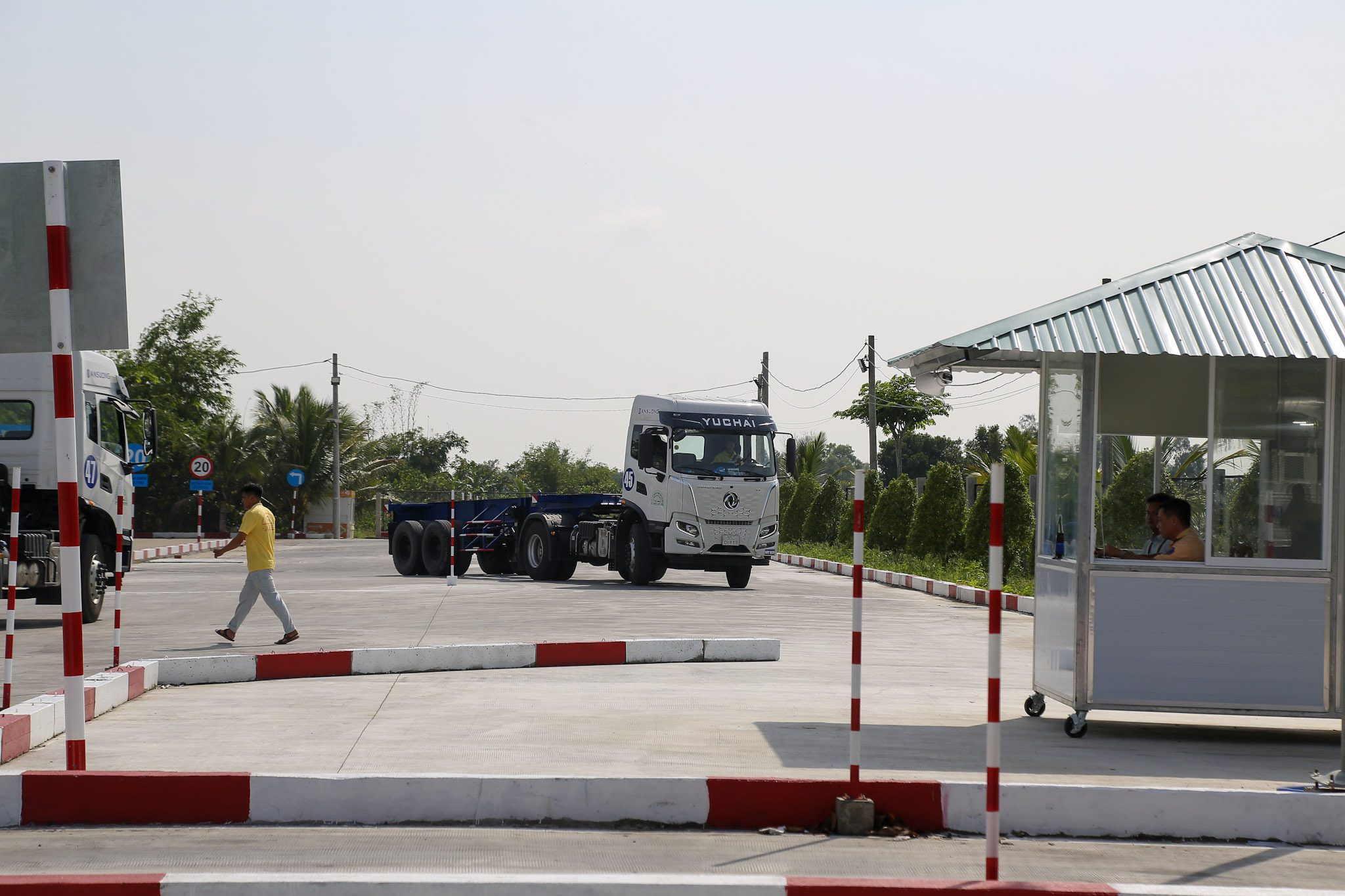 SÁT HẠCH LÁI XE 05/08/2026 TẠI TRUNG TÂM ĐÀO TẠO & SÁT HẠCH LÁI XE THÀNH PHỐ VỊ THANH 4 10 IS8A2175 SÁT HẠCH LÁI XE 05/08/2026 TẠI TRUNG TÂM ĐÀO TẠO & SÁT HẠCH LÁI XE THÀNH PHỐ VỊ THANH