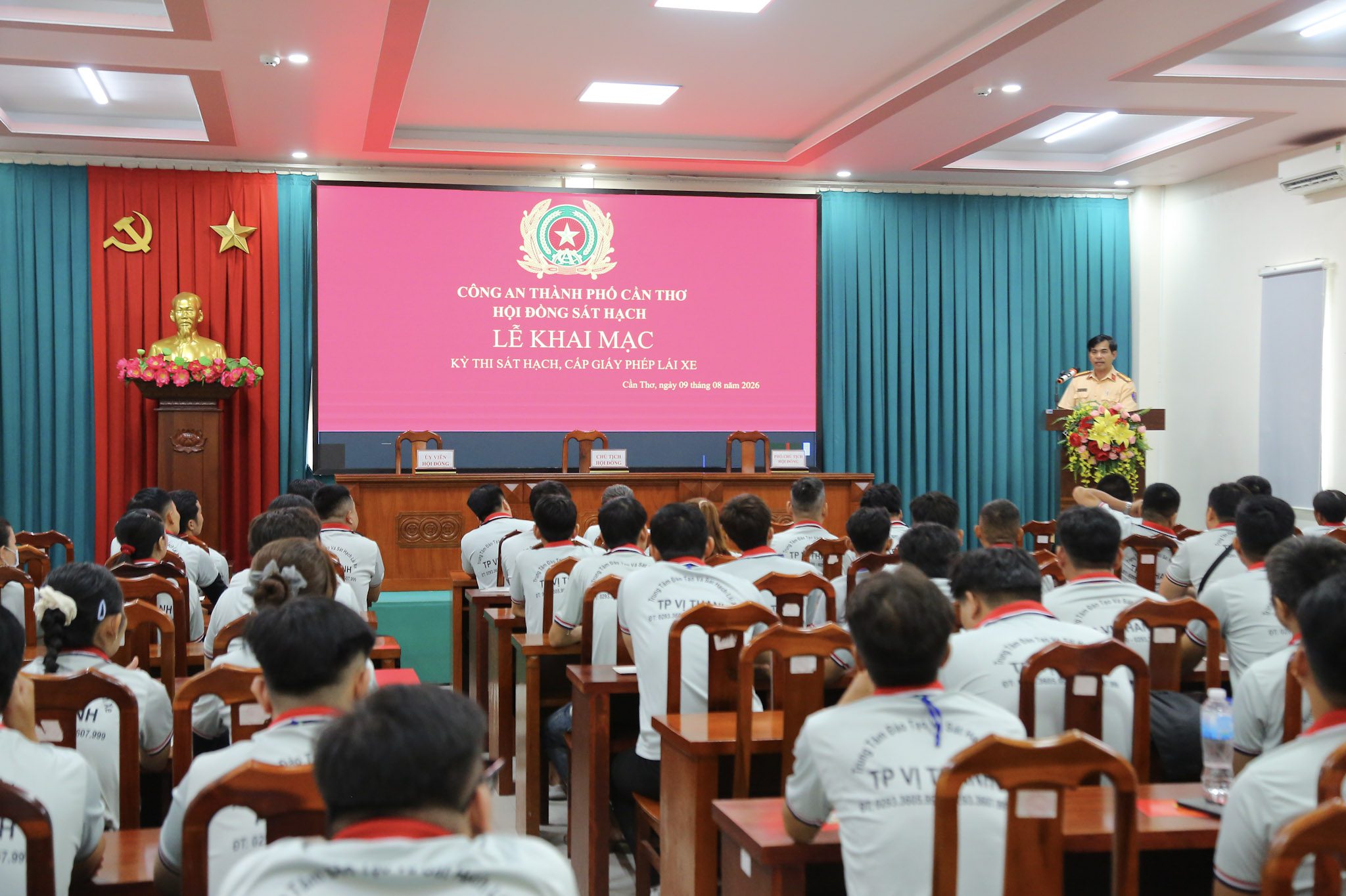 11 IS8A2205 TRANG CHỦ