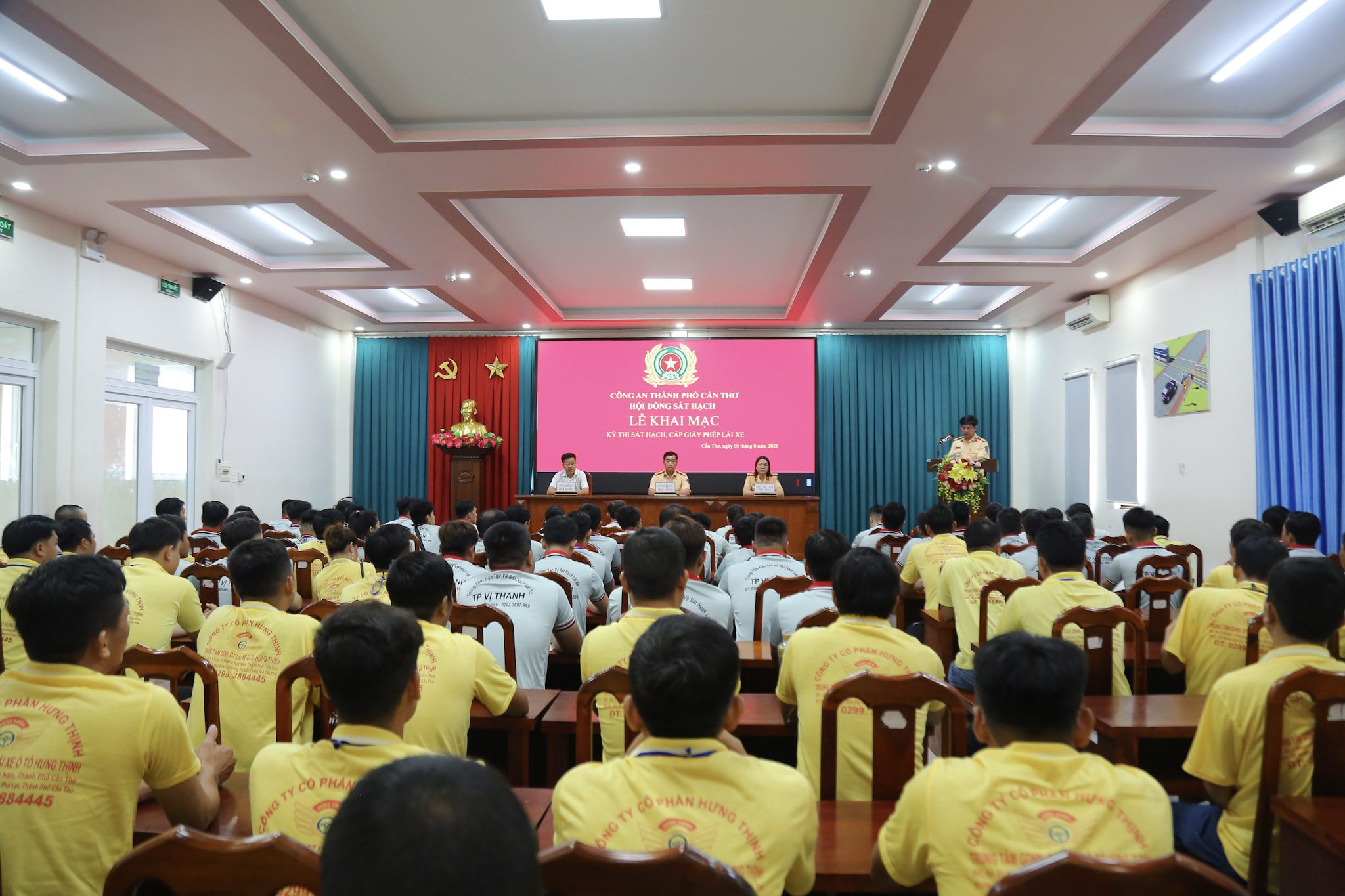 5 IS8A2153 TRANG CHỦ